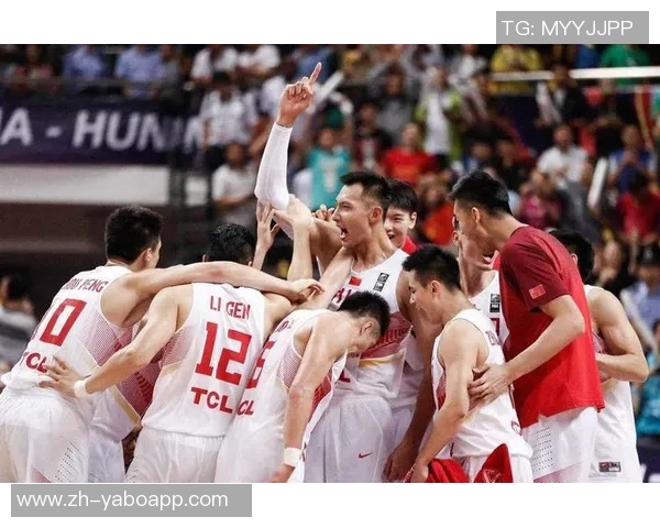 乔治与前AAU队友魔术理查德森合影引发球迷热议 乔治与前AAU队友魔术理查德森合影引发球迷热议