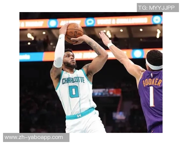 首节对决激烈萨尔高效拿下9分5篮板布克助攻表现抢眼贡献8分6助攻